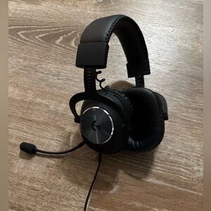 Pre owned gaming wired headset